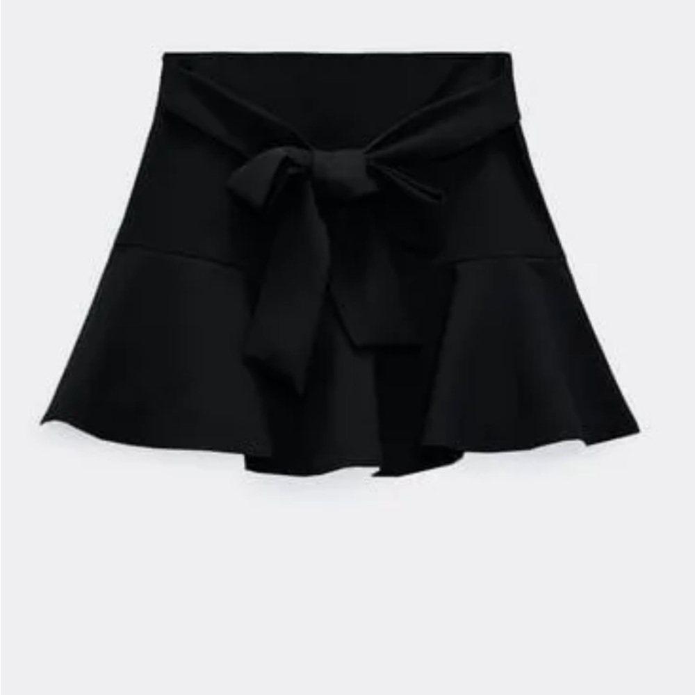 Black Zara bow skirt